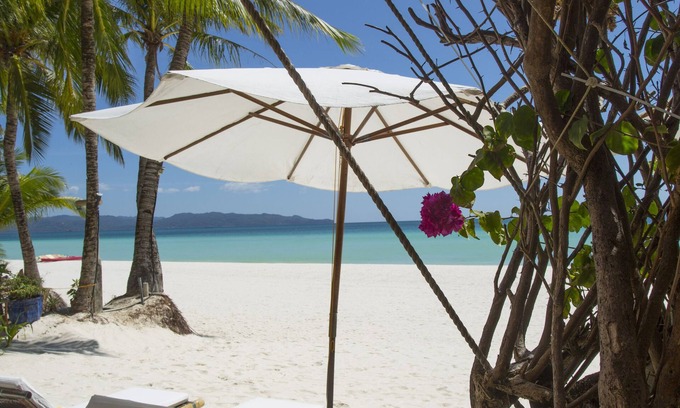 Balabag Villa | Robinson Beach House: Family-Friendly Getaway with Ocean Views