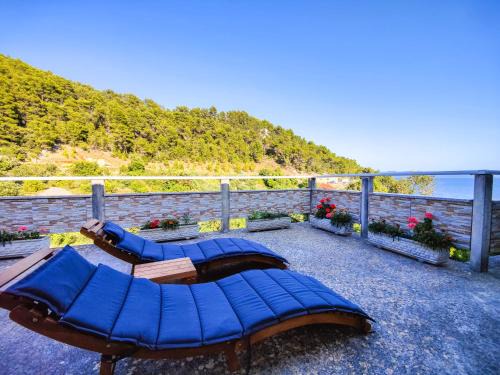 Bogomolje House | Robinson Dionis: Oceanfront Retreat with Perfect 10 Rating