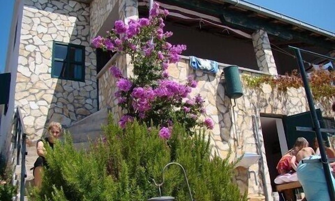 Tkon Apartment | Discover Robinson's Seaside Getaway in Beautiful Croatia