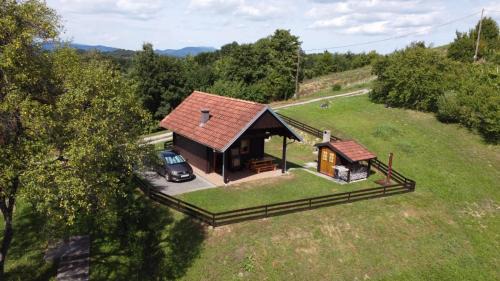 Tuhelj House | Discover Pet-Friendly Robinzonski smještaj Green Peak