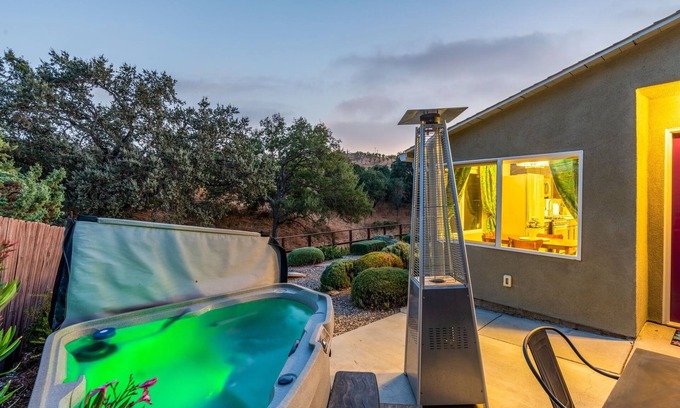 Paso Robles House | Robles Retreat: Family-Friendly Hideaway with Breakfast & More