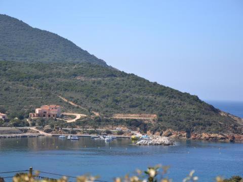 Galeria Apartment | Roc A Mare: Pet-Friendly Getaway with Kitchen Amenities