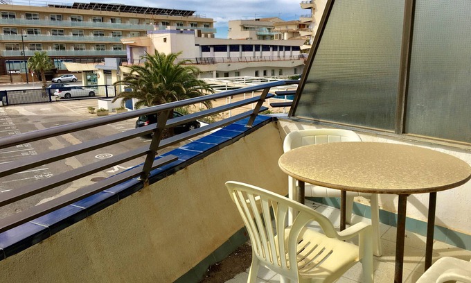 L'Estartit Apartment | Cozy ROCAMAURA II: Family-Friendly with Pool & Spa