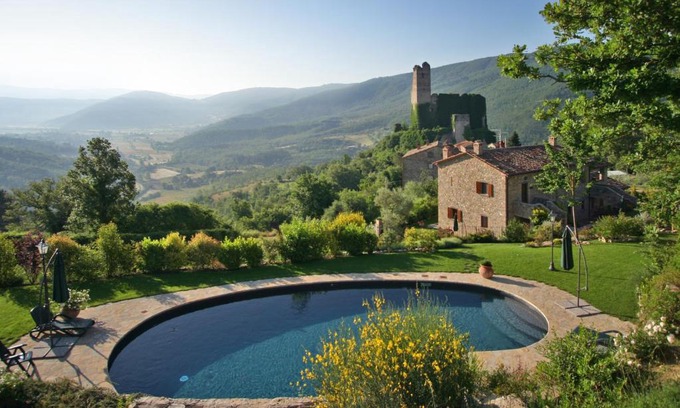 Cortona House | Experience Rocca Di Pierle: A Pet-Friendly Oceanfront Retreat