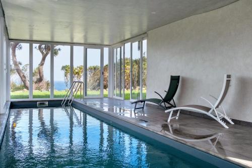 Biscoitos House | Discover Rocha do Mar 2: Exceptional Family-Friendly Retreat