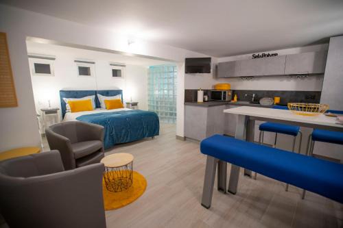 Rochecorbon House | Rochecorbon Le Gite des Clouet with Breathtaking Ocean Views