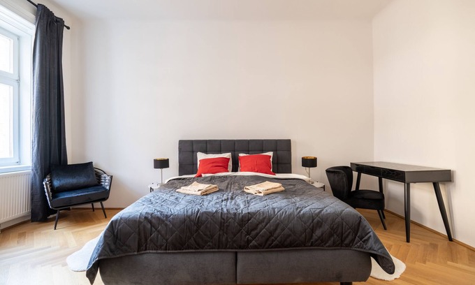 Weißgerber Apartment | Rochus Stylish Stays