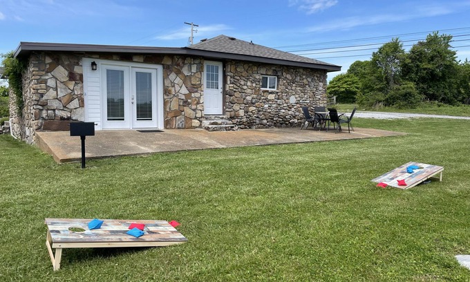 Lookout Mountain House | Rock Creek Cottage: Ideal Spot for Relaxation and Fun