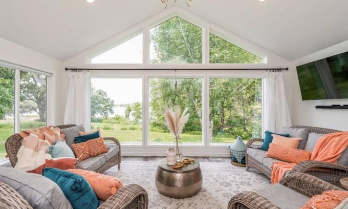 Kellogg House | Lakefront Retreat at Rock Creek with Family-Friendly Amenities