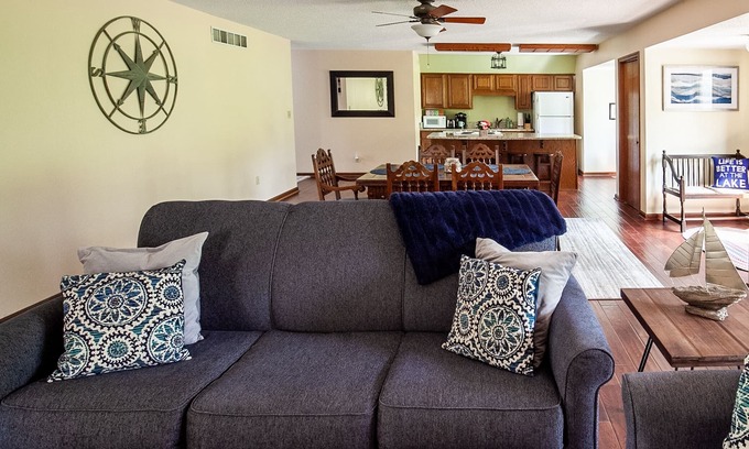 West Shore House | Experience Rock Creek Loft Guest House by Lake Perry