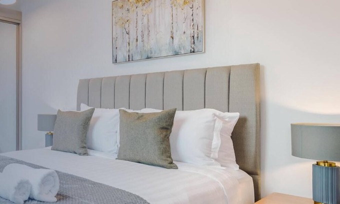 Stoney Middleton Apartment | Rock Mill: 2-Bedroom Duplex with Balcony & Pet-Friendly
