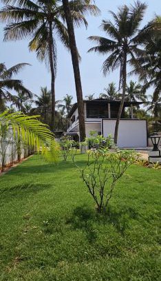 Malpe House | Relax at Rock n Ocean: Private Beach Retreat for Families
