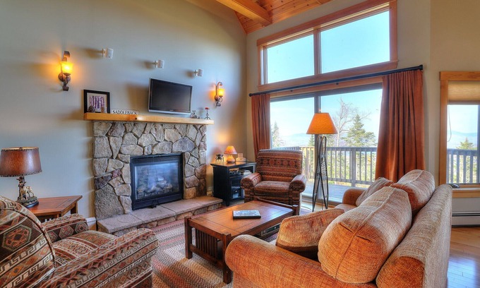 Rangeley Condo | Pet-Friendly Condo at Saddleback Mountain - Rated 9.2/10!