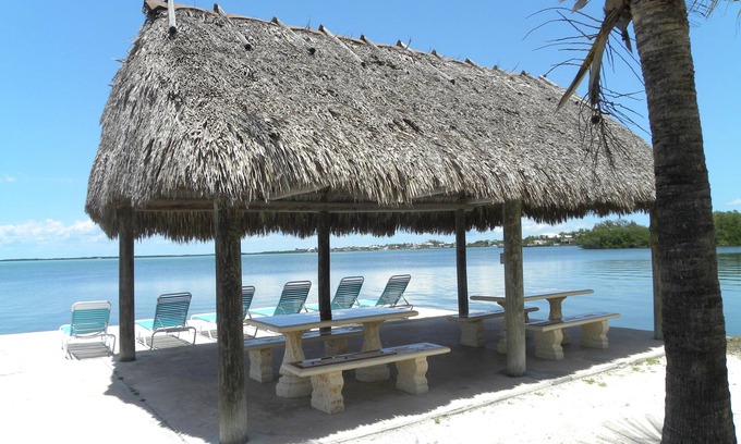 Rock Harbor Hotel | Guest Favorite: Rock Reef Resort with Ocean View & Pool