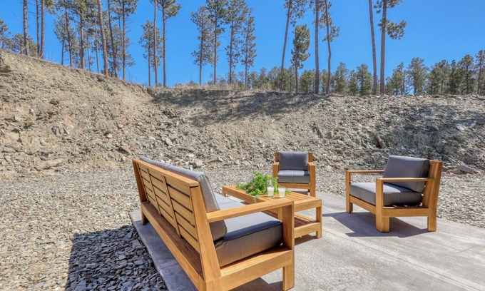 Rockerville Condo | Ideal Rockerville Gold Town Lodging Near Mt. Rushmore