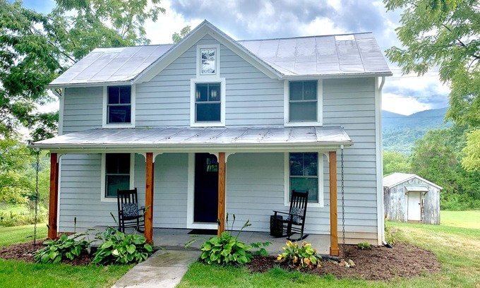 Afton House | Rockfish Farmhouse: A Perfect Retreat in Rockfish Valley