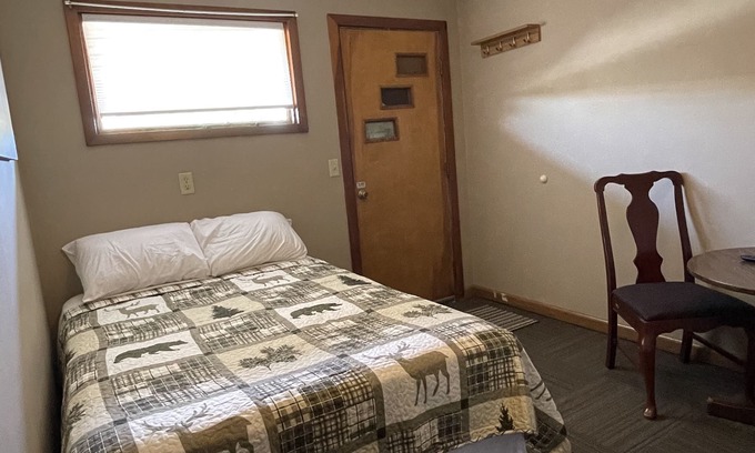 Faulkton Hotel | Rockin' E #4: Updated Motel Room for Families