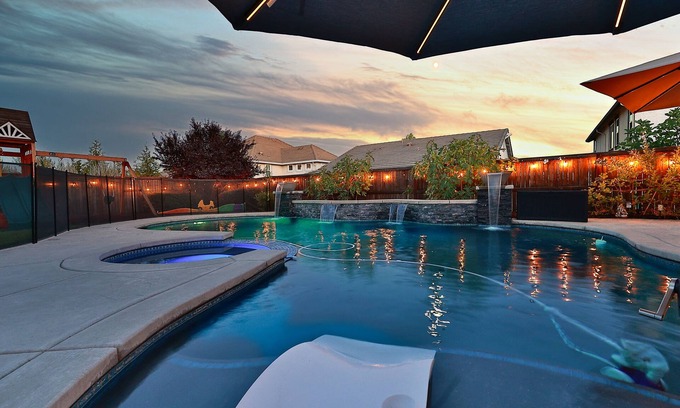 Loomis House | Rocklin Pool Side Luxury Stay - Perfect stay for families