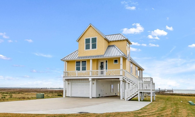 Rockport House | Unforgettable Rockport Bay Home with Private Lighted Pier