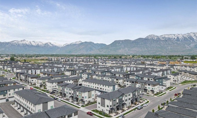 American Fork House | Rockwell MTR- 30+ days welcome