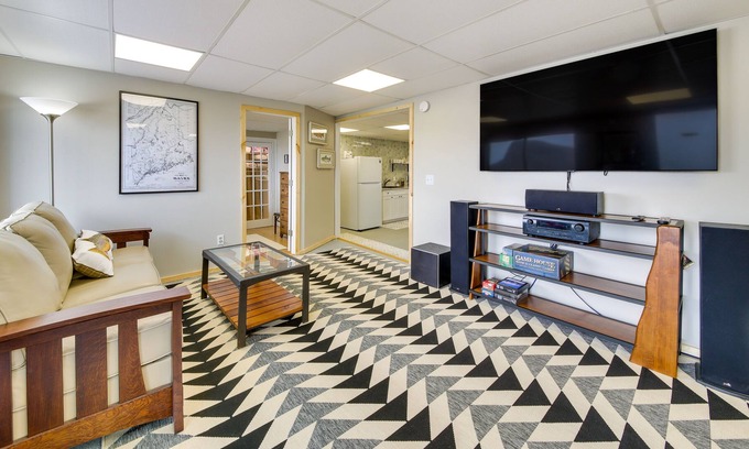 Rockwood Condo | Rockwood Condo w/ Shared Dock + Lake Access!