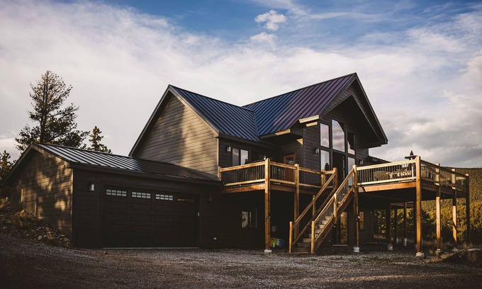 Jefferson Cabin | Rocky Mountain 4 bedroom Cabin with Hot Tub, Incredible Views, and Game Room