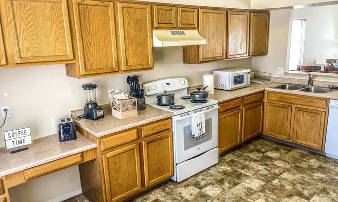Stetson Hills House | Experience the Rocky Mountain Getaway: Guest Rated 9.8/10