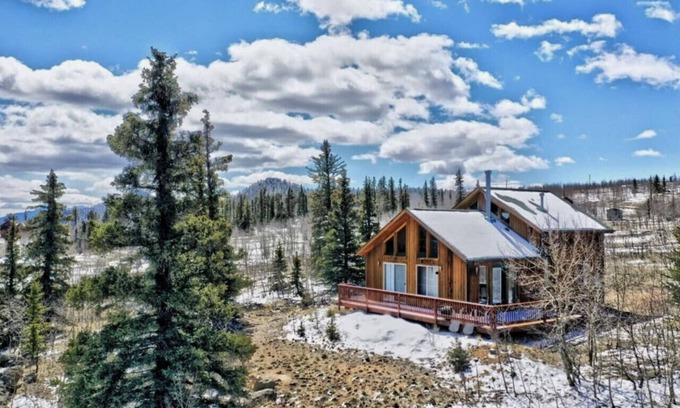 Indian Mountain Cabin | Beautiful Rocky Mt Cabin with Hot Tub & Spectacular Views