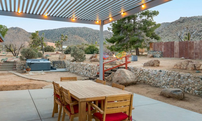 Joshua Tree Highlands House | Rocky Ridge Retreat - Cozy Home with Hot Tub & Fire Pit