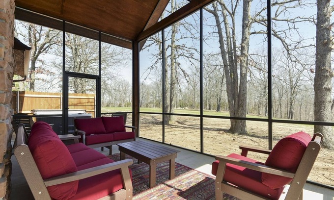 Branson Cedars Cabin | Pet Friendly Rocky Top Lodge with Pool & Spa Retreat