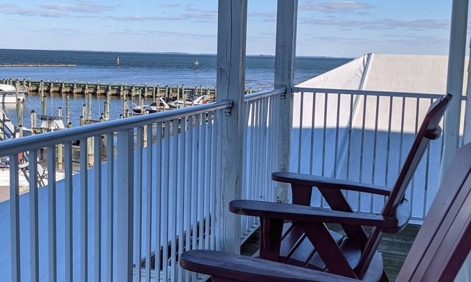 Chesapeake Beach Hotel | Rod 'N' Reel Resort: Family-Friendly Retreat with Spa & Pool