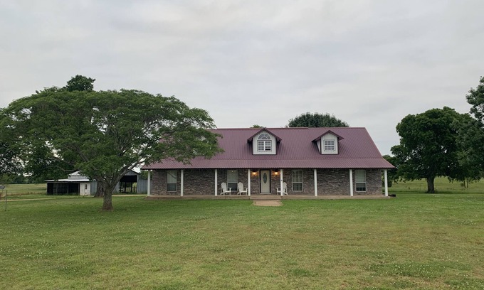 Durant House | Discover Rodeo Ranch: Pool, Fishing Pond & Guest Rated 9.8
