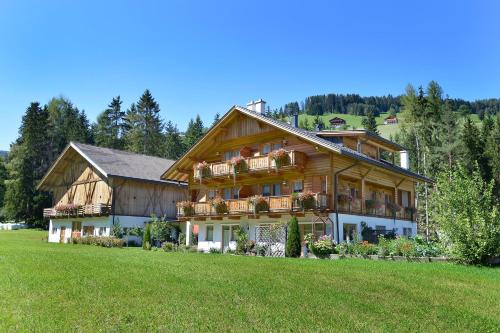San Vito Apartment | Roderhof: Oceanfront Getaway with Breakfast Included