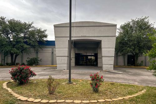 Abilene Hotel | Budget-Friendly Stay at Rodeway Inn with Family Amenities
