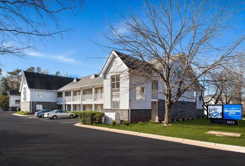 East Forest Hotel | Budget-Friendly Stay at Rodeway Inn with Family Amenities