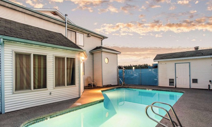 Coeur d'Alene Hotel | Enjoy a Relaxing Stay at Rodeway Inn Coeur d'Alene