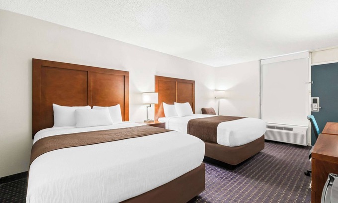 Dalton Hotel | Budget-Friendly Rodeway Inn with Breakfast & Kitchen Amenities