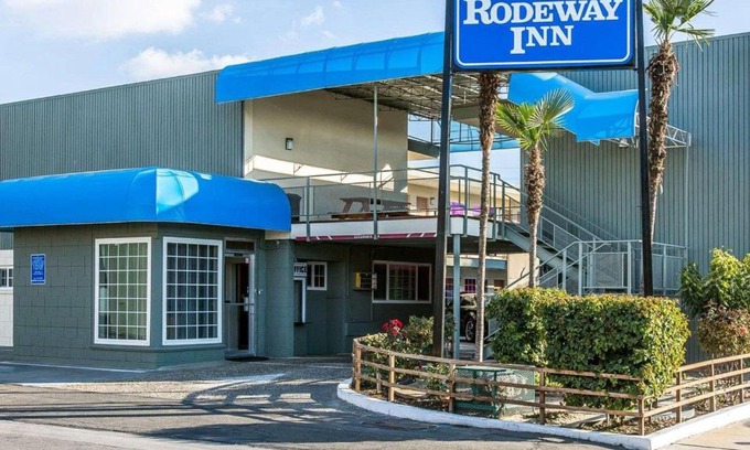 Hanford Hotel | Discover Family-Friendly Comfort at Rodeway Inn Hanford