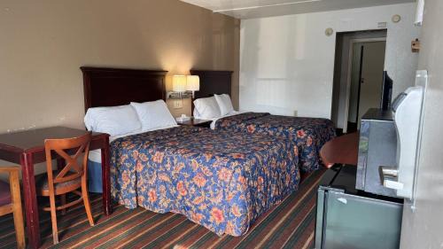 Dunmore Hotel | Pet-Friendly Rodeway Inn: Your Budget Travel Destination