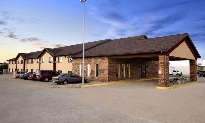 Effingham Hotel | Comfortable Stay at Super 8 by Wyndham Effingham