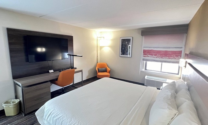 Little Falls Hotel | Comfortable Stay at Rodeway Inn with Spa & Restaurant