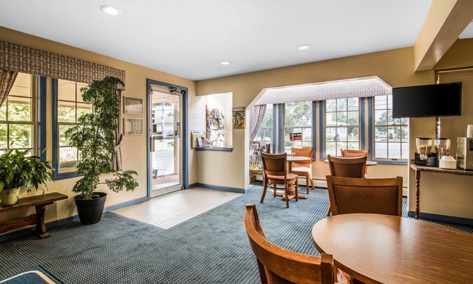 East Haven Rutland County Hotel | Rodeway Inn Rutland