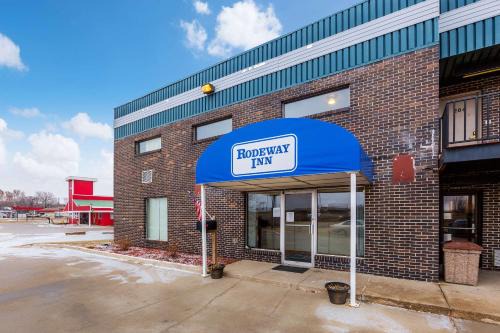 Sergeant Bluff Hotel | Pet-Friendly Rodeway Inn Sergeant Bluff with Breakfast Included
