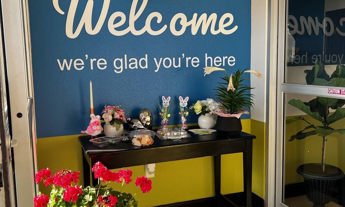 Dilley Hotel | Budget-Friendly Rodeway Inn: Breakfast and Family Amenities