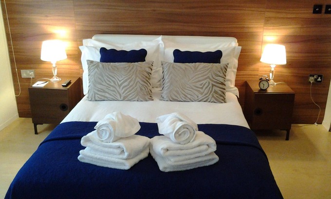 Bishopsgate Apartment | Discover Rodger Studio: Family-Friendly Home Stay Retreat