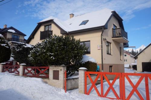 Lucivna House | Family House in Lučivná: Pet-Friendly with Pool & Ocean View