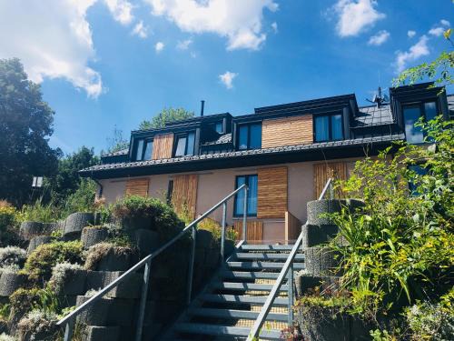 Dolni Morava Apartment | Inviting Apartmán 2+kk with Restaurant & Family-Friendly Vibes