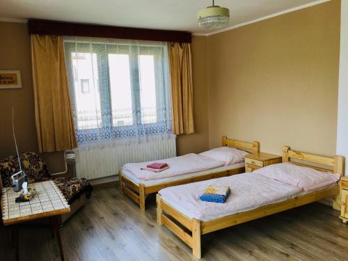 Dolny Kubin Apartment | Family-Friendly RETRO Home with Kitchen Amenities