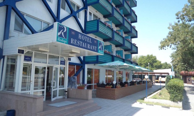 Plovdiv Hotel | Comfortable Stay at Rodopi Hotel with Breakfast Included