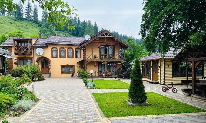 Verkhovyna House | Family-Friendly Retreat at Rodynnyi Zatyshok - Rated 9.7!